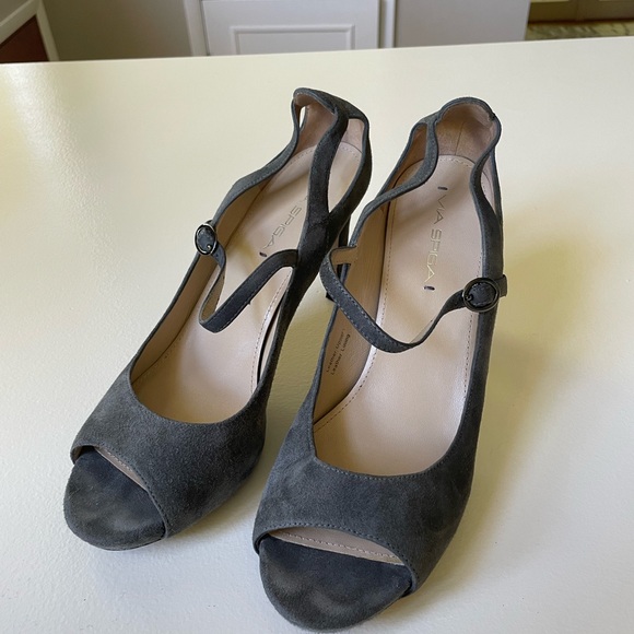 Via Spiga peep toe heels. 3.5 in heel. grey suede. - Picture 3 of 4